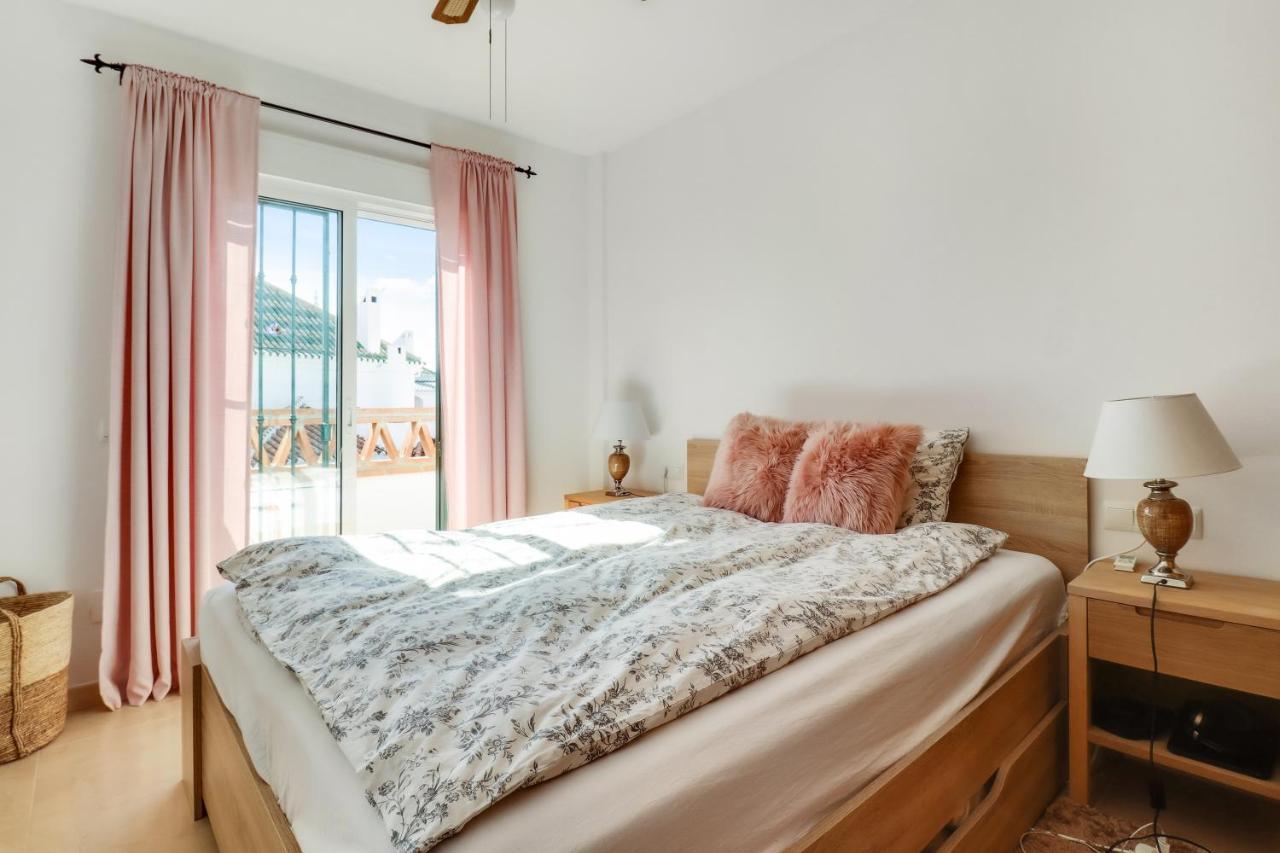 Apt Nerja Chimenea With Ocean View, A/C, & Fiber Leilighet Eksteriør bilde